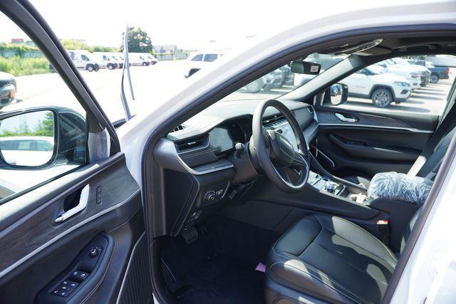 new 2025 Jeep Grand Cherokee car, priced at $43,485