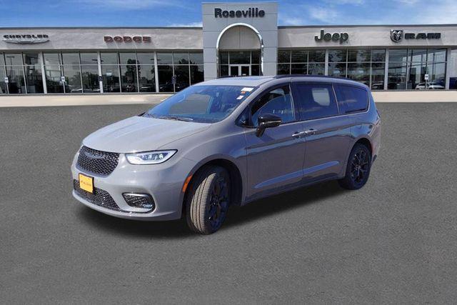 new 2025 Chrysler Pacifica car, priced at $47,831