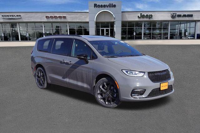 new 2025 Chrysler Pacifica car, priced at $47,831