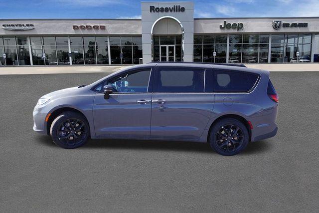 new 2025 Chrysler Pacifica car, priced at $47,831