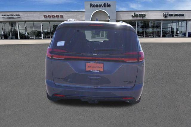 new 2025 Chrysler Pacifica car, priced at $47,831