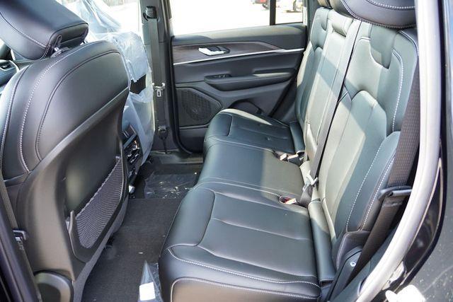 new 2025 Jeep Grand Cherokee car, priced at $44,087