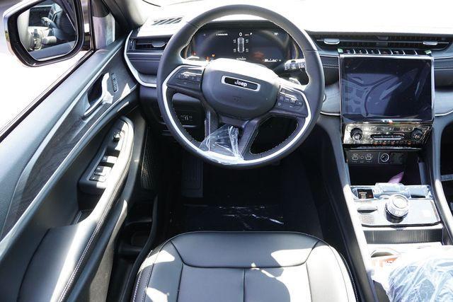 new 2025 Jeep Grand Cherokee car, priced at $44,087