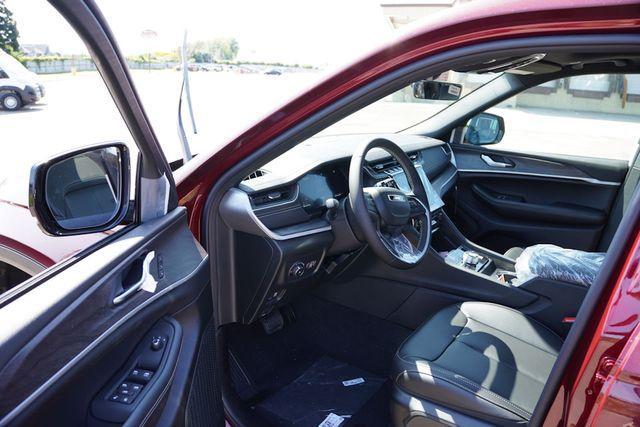 new 2025 Jeep Grand Cherokee car, priced at $44,087