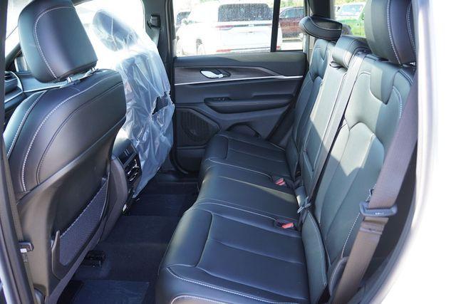 new 2025 Jeep Grand Cherokee car, priced at $43,694