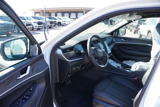 new 2025 Jeep Grand Cherokee car, priced at $43,694