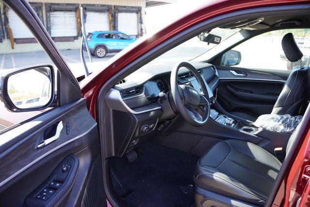 new 2025 Jeep Grand Cherokee L car, priced at $43,849