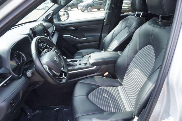 used 2022 Toyota Highlander car, priced at $38,149