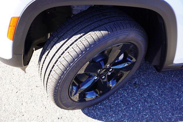 new 2025 Jeep Grand Cherokee car, priced at $44,400