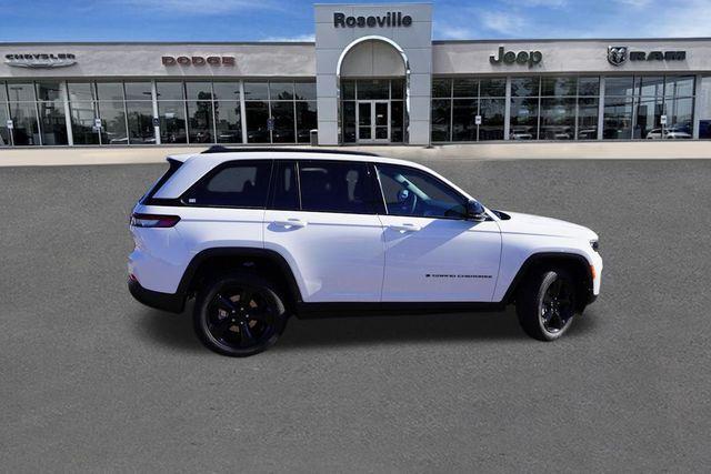 new 2025 Jeep Grand Cherokee car, priced at $44,400
