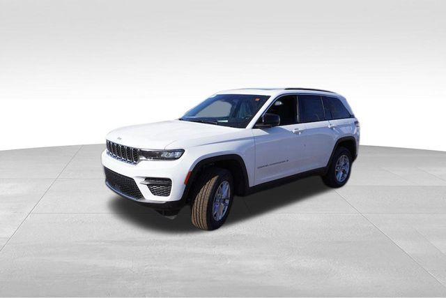 new 2025 Jeep Grand Cherokee car, priced at $37,516
