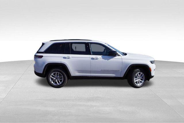 new 2025 Jeep Grand Cherokee car, priced at $37,516