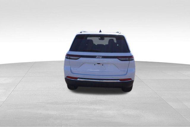 new 2025 Jeep Grand Cherokee car, priced at $37,516