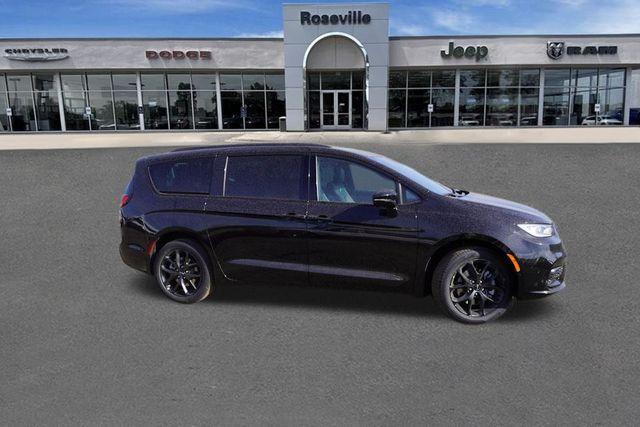 new 2025 Chrysler Pacifica car, priced at $49,475