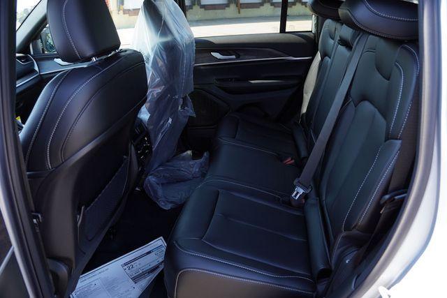 new 2025 Jeep Grand Cherokee car, priced at $41,899