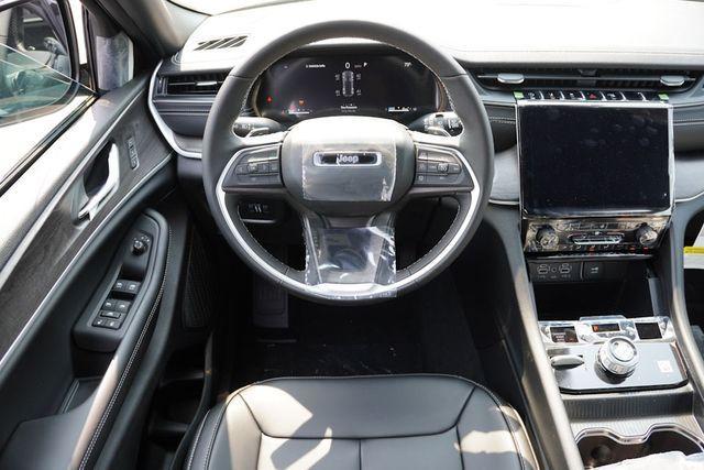 new 2025 Jeep Grand Cherokee car, priced at $41,208