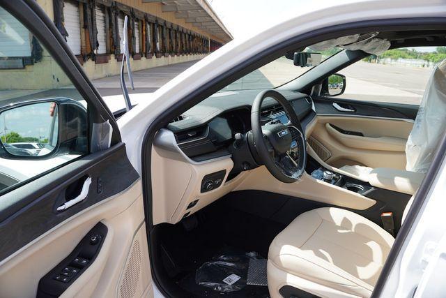 new 2025 Jeep Grand Cherokee car, priced at $49,480