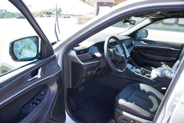 new 2025 Jeep Grand Cherokee car, priced at $46,458
