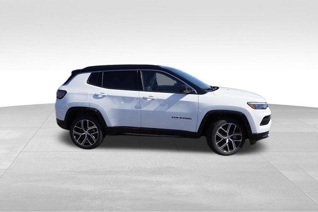 new 2024 Jeep Compass car, priced at $31,455