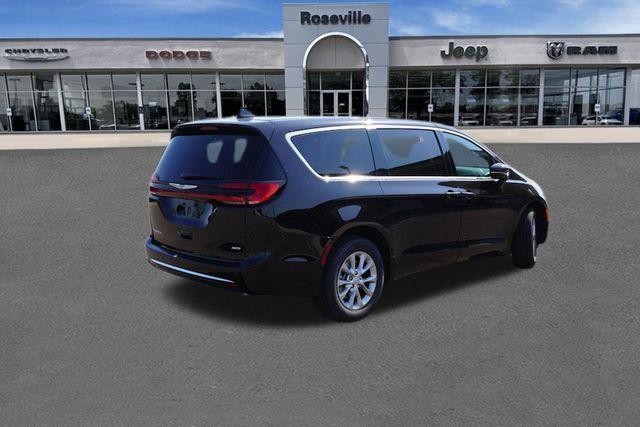 new 2025 Chrysler Pacifica car, priced at $43,172
