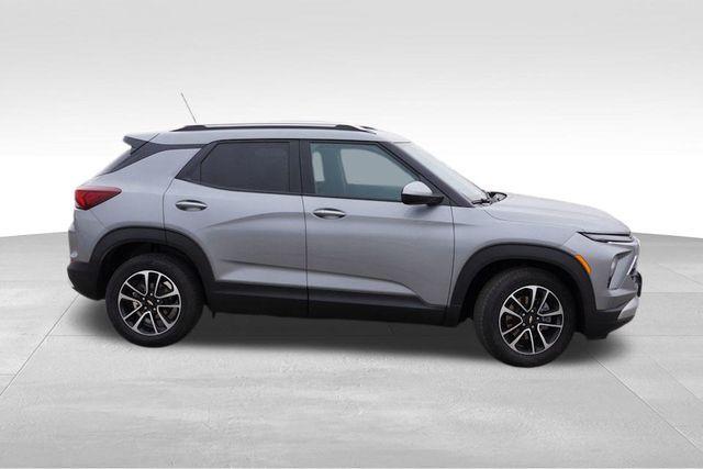 used 2025 Chevrolet TrailBlazer car, priced at $22,998