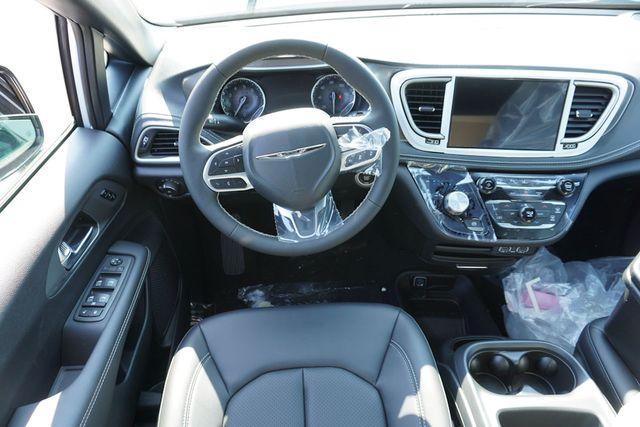 new 2025 Chrysler Pacifica car, priced at $42,238