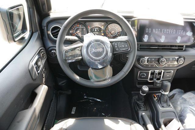 new 2025 Jeep Gladiator car, priced at $48,366