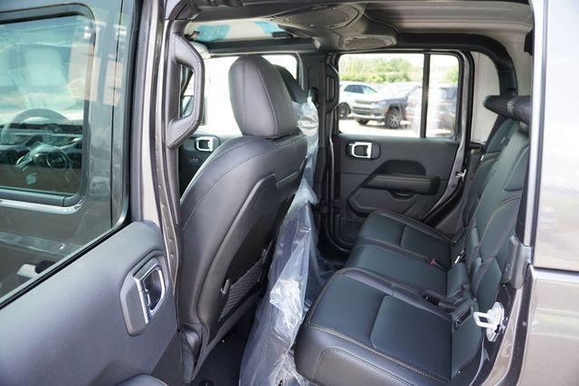 new 2025 Jeep Gladiator car, priced at $48,366