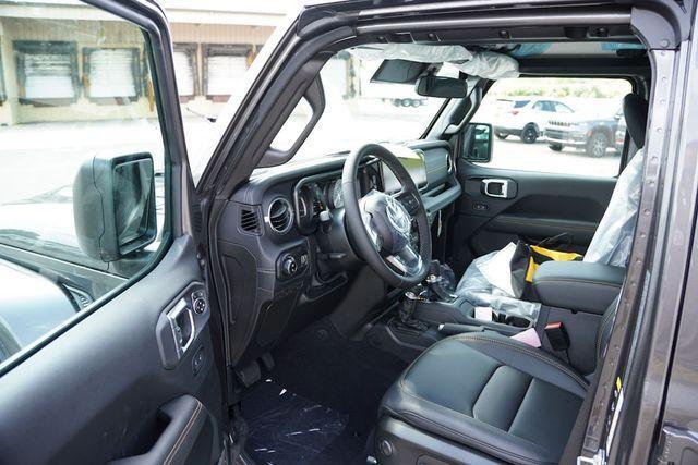 new 2025 Jeep Gladiator car, priced at $48,366