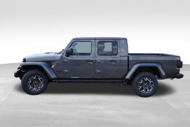 new 2025 Jeep Gladiator car, priced at $48,366
