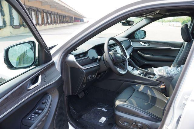 new 2025 Jeep Grand Cherokee car, priced at $44,458