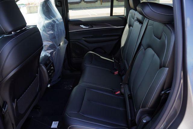 new 2025 Jeep Grand Cherokee car, priced at $44,270