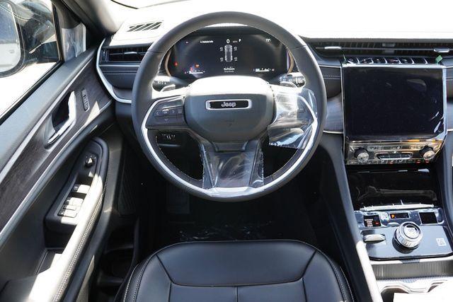 new 2025 Jeep Grand Cherokee car, priced at $44,270