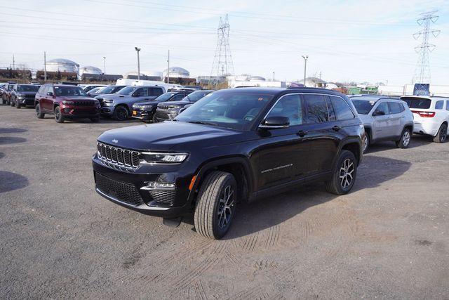 new 2025 Jeep Grand Cherokee car, priced at $41,261