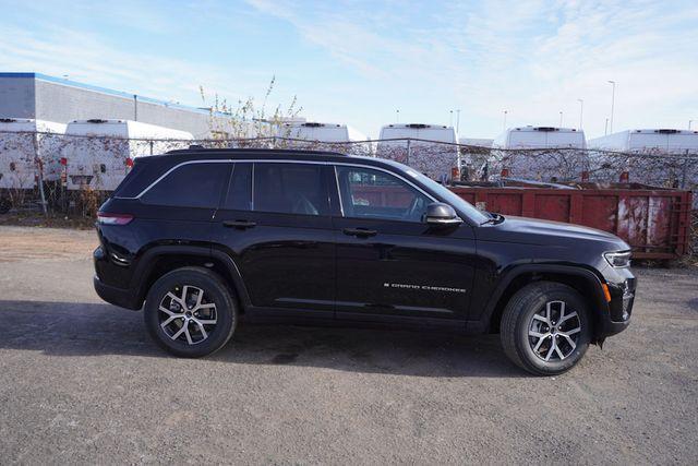 new 2025 Jeep Grand Cherokee car, priced at $41,261