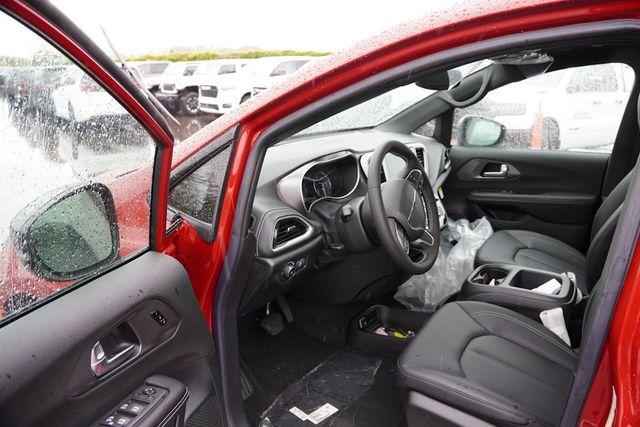new 2026 Chrysler Pacifica car, priced at $45,846