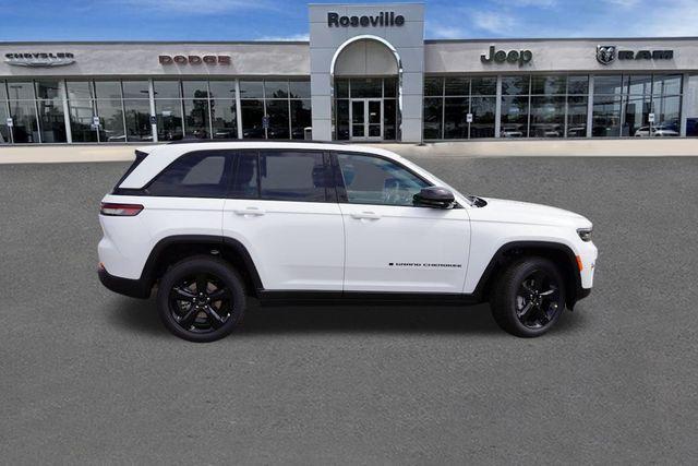 new 2025 Jeep Grand Cherokee car, priced at $45,940