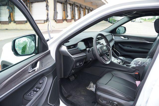 new 2025 Jeep Grand Cherokee car, priced at $46,392