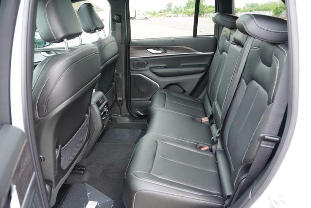new 2025 Jeep Grand Cherokee car, priced at $46,392