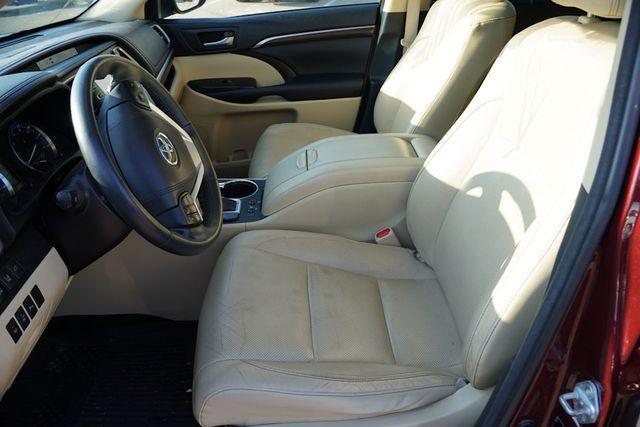 used 2015 Toyota Highlander car, priced at $18,471