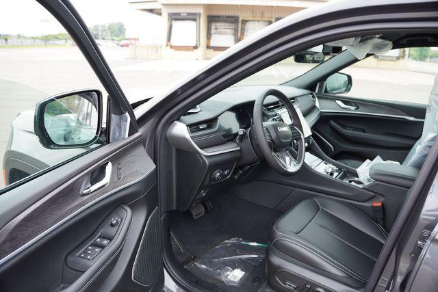new 2025 Jeep Grand Cherokee car, priced at $43,444