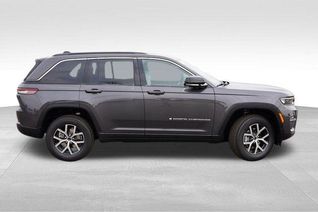 new 2025 Jeep Grand Cherokee car, priced at $41,699