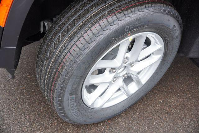 new 2025 Jeep Grand Cherokee car, priced at $38,412