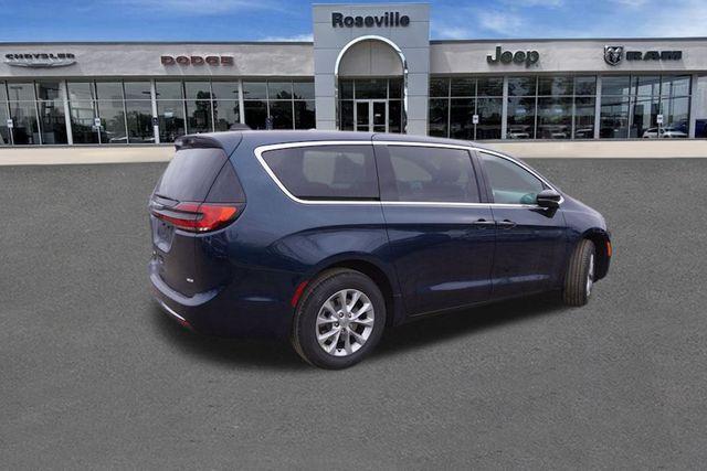 new 2025 Chrysler Pacifica car, priced at $42,282