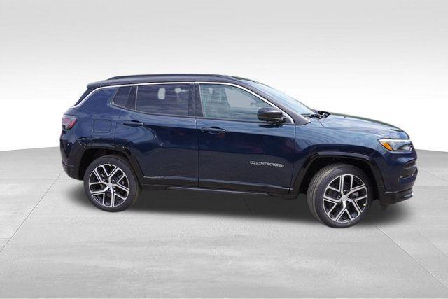 new 2024 Jeep Compass car, priced at $31,985