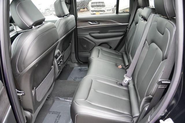 new 2025 Jeep Grand Cherokee car, priced at $45,713