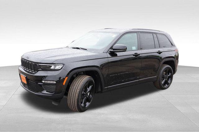 new 2025 Jeep Grand Cherokee car, priced at $45,713