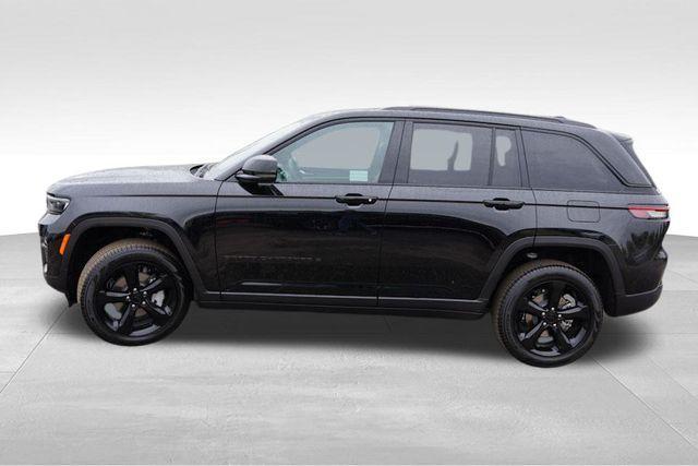 new 2025 Jeep Grand Cherokee car, priced at $45,713