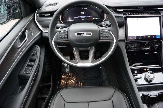 new 2025 Jeep Grand Cherokee car, priced at $45,713