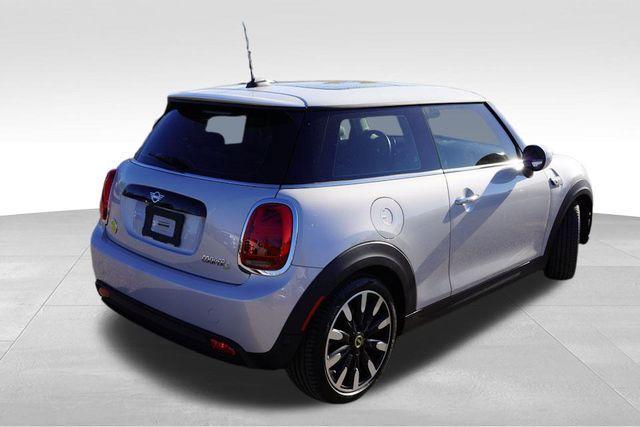 used 2023 MINI Hardtop car, priced at $22,000